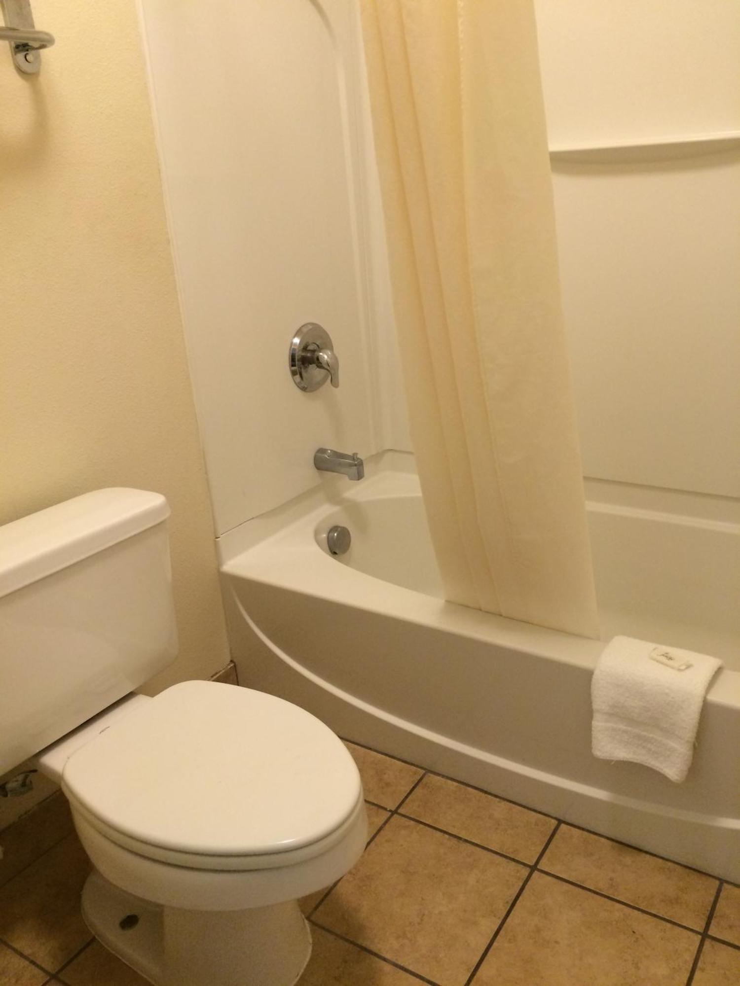 Americas Best Value Inn Near Downtown Nashville Quarto foto